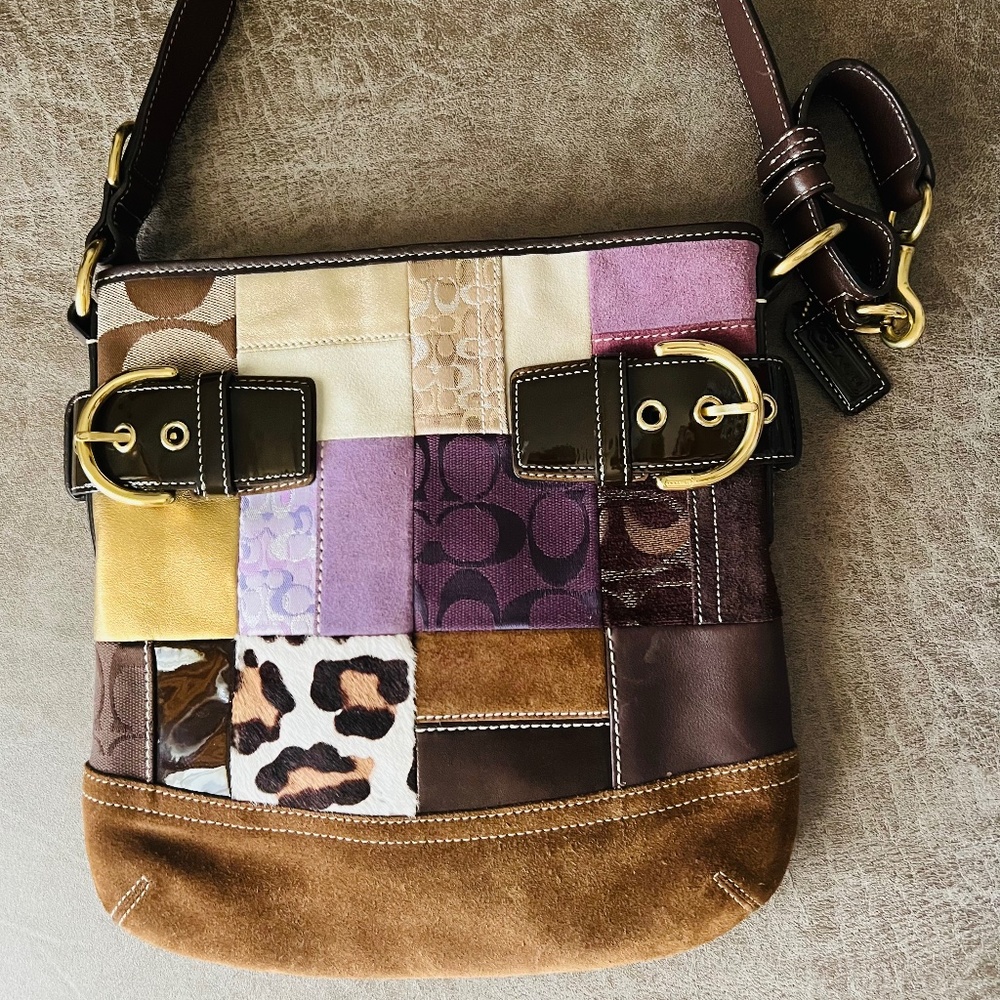 Coach shoulder purse barely used like new***